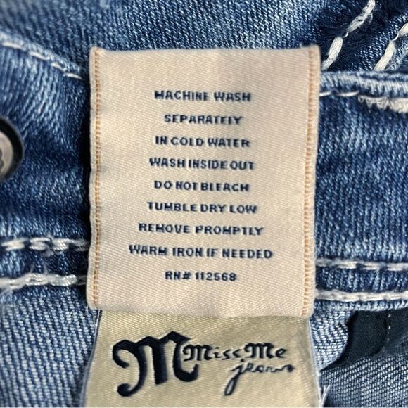 Miss Me Distressed Boyfriend Cropped Jeans Whiskered Medium Wash Women’s Size 28 - Picture 12 of 14